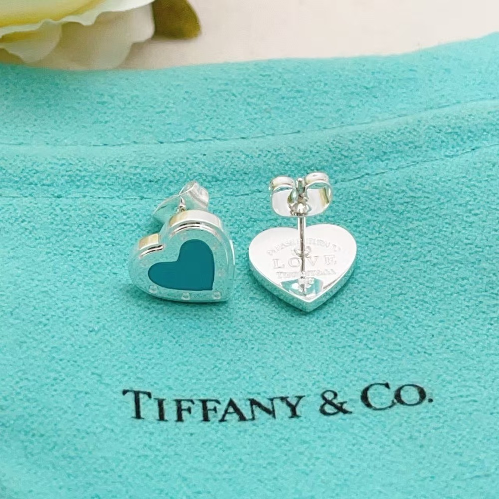 Tiffany & Co. Silver Heart Earrings - Picture 6 of 7